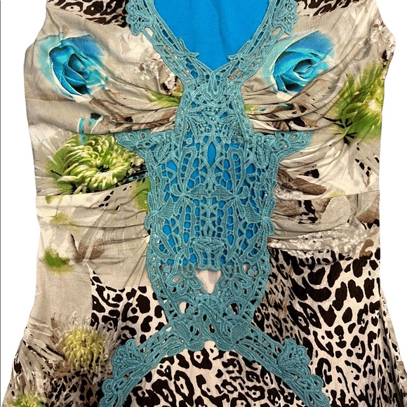 Sky V-Neck Tank - Picture 3 of 3